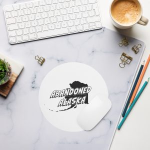 Abandoned Alaska 1 (Round mouse pad)