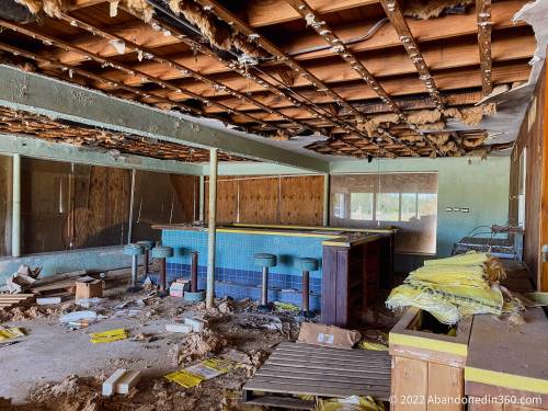 Harvey's Restaurant along US-1 in Rockledge, Florida