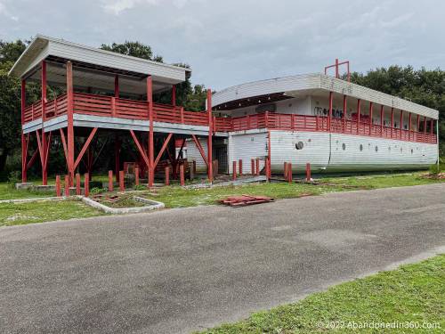 Abandoned boat-shaped building in Plant City, Florida.