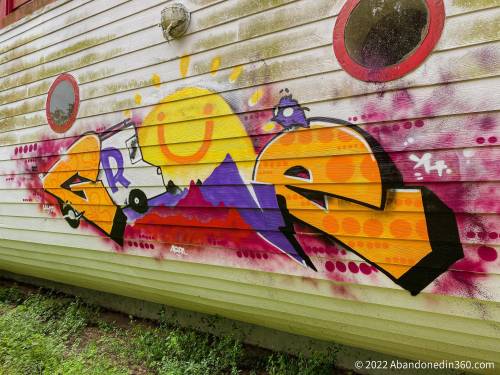 Abandoned boat-shaped building in Plant City, Florida.