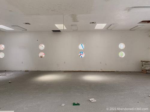 Abandoned boat-shaped building in Plant City, Florida.