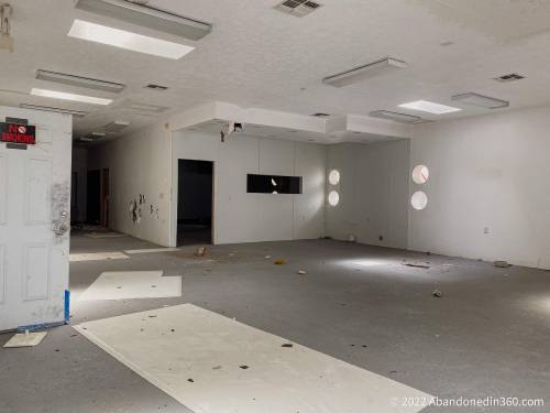 Abandoned boat-shaped building in Plant City, Florida.
