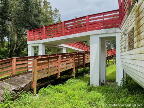Abandoned boat-shaped building in Plant City, Florida.