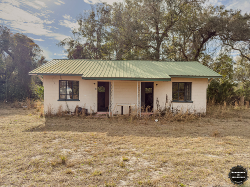 Abandoned Motel in Chiefland, Florida