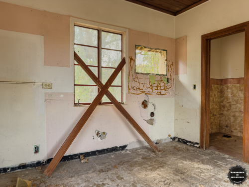 Abandoned Motel in Chiefland, Florida
