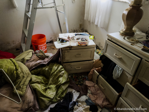 Abandoned Time Capsule House in Florida