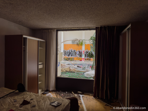 Cristal Palace Resort Assisted Living Facility