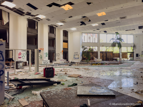 Cristal Palace Resort Assisted Living Facility