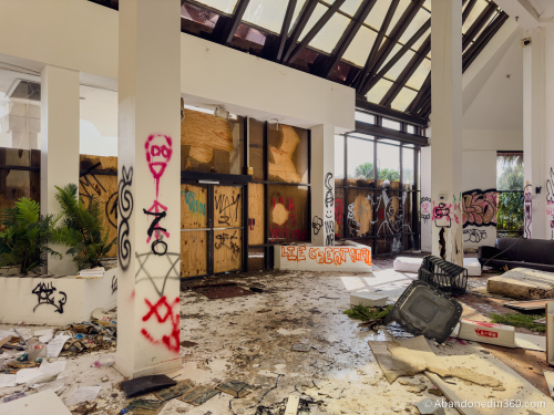 Cristal Palace Resort Assisted Living Facility