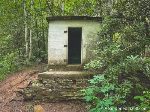 roaring-fork-falls-trail-2