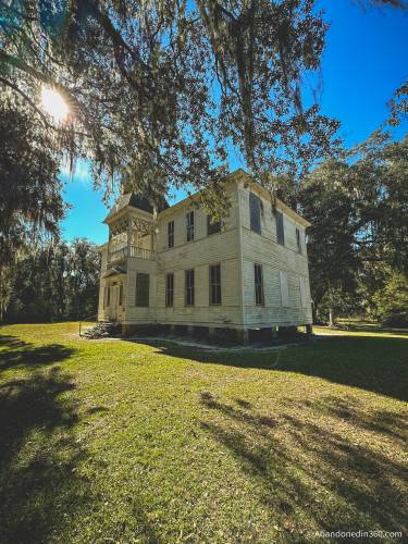Images of the historic Rochelle School House in Central Florida.