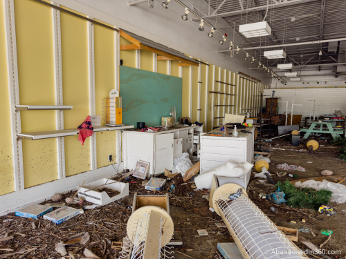 Island Breeze Outlet Store